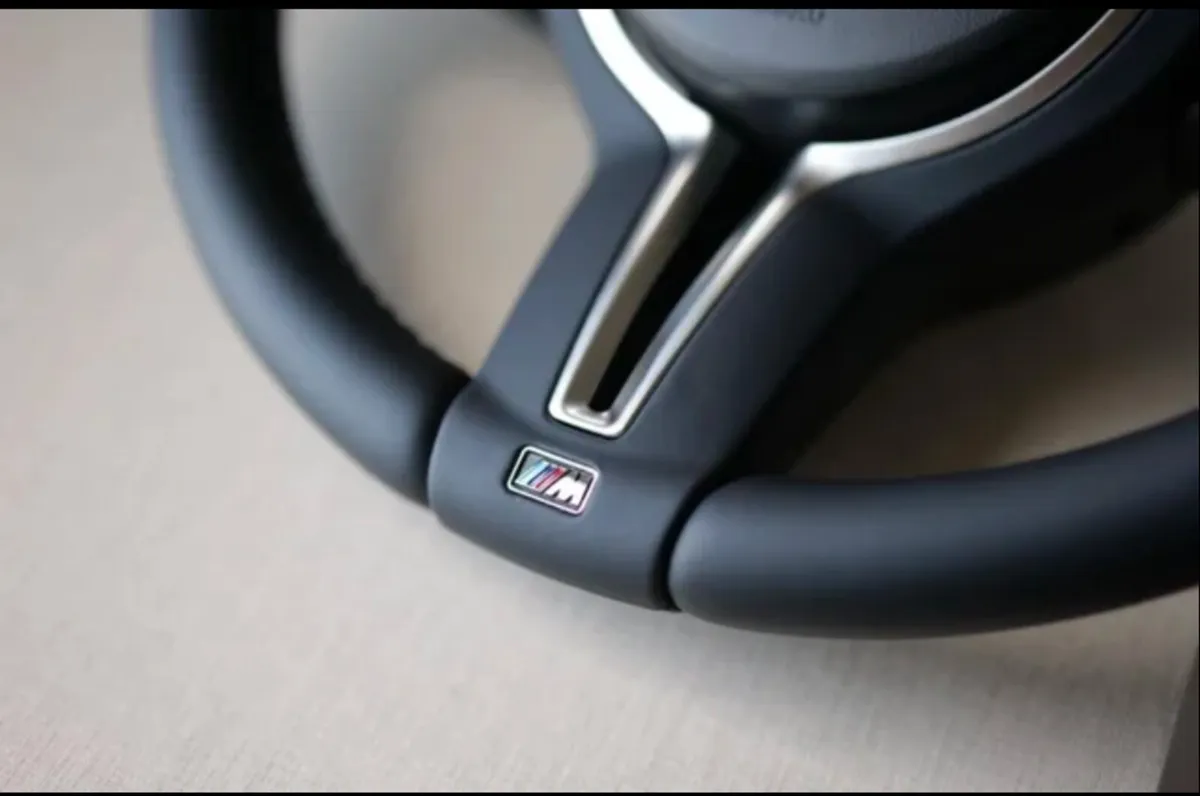 BMW steering wheel - Image 2