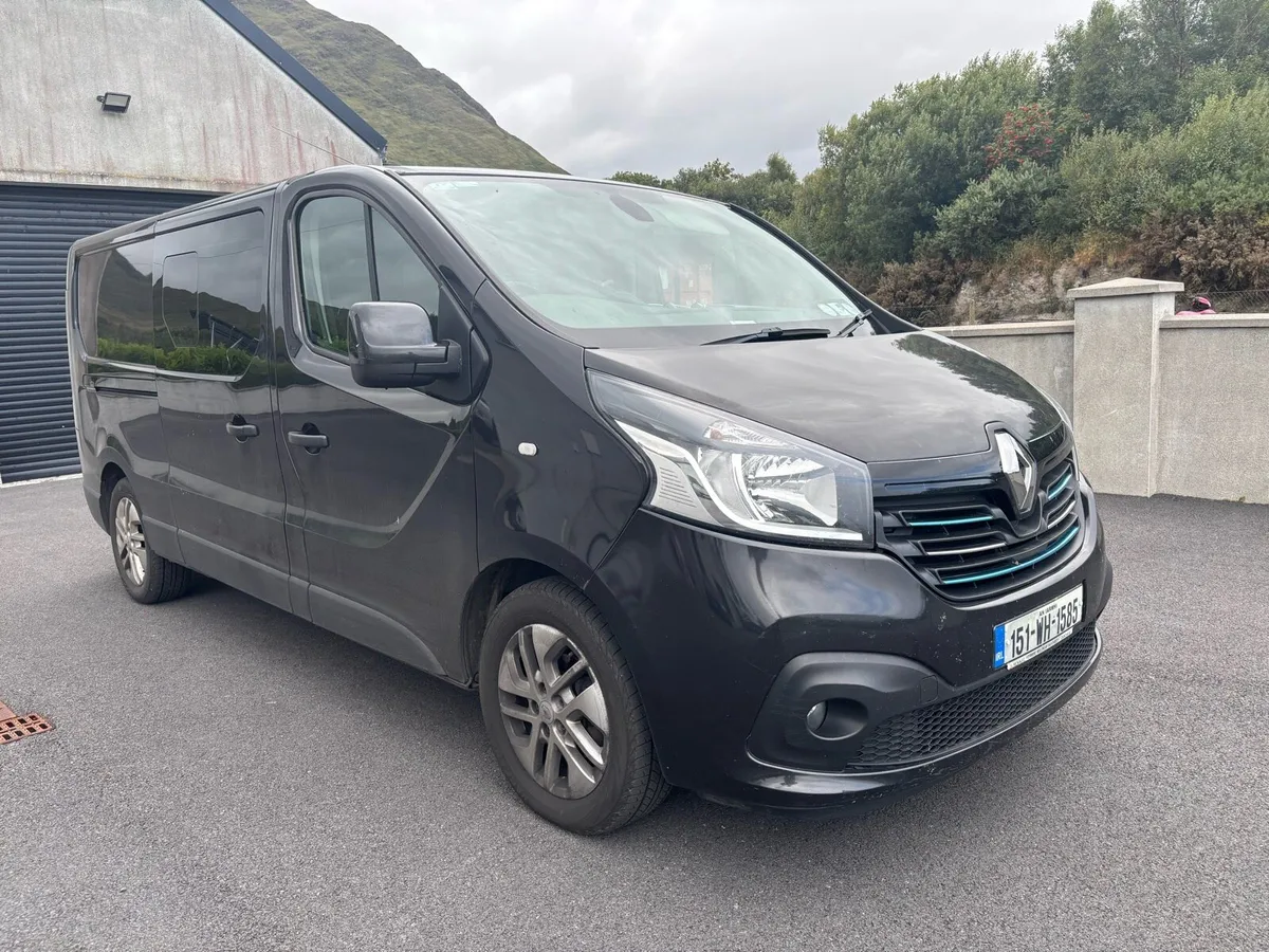 151 Renault Traffic Crew Cab - Image 1