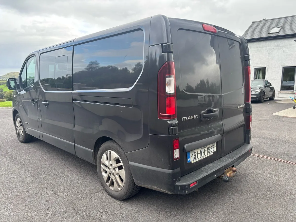 151 Renault Traffic Crew Cab - Image 3