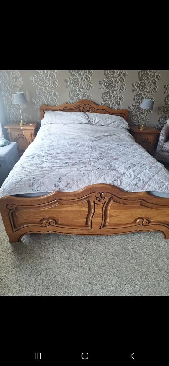 Bedroom suite - Image 1