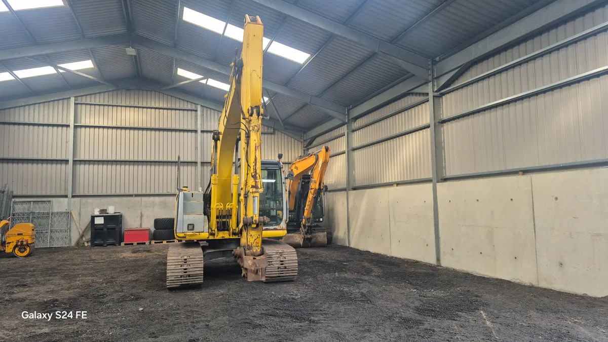 New Holland E145 - Image 2