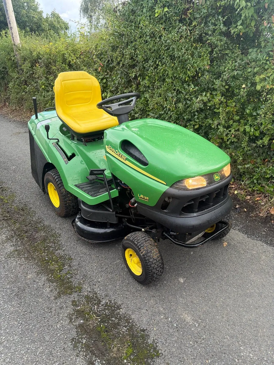 John Deere LR135 Ride On Lawnmower - Image 1
