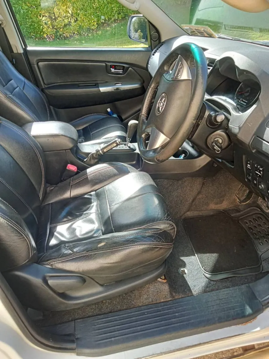 Toyota hilux - Image 4