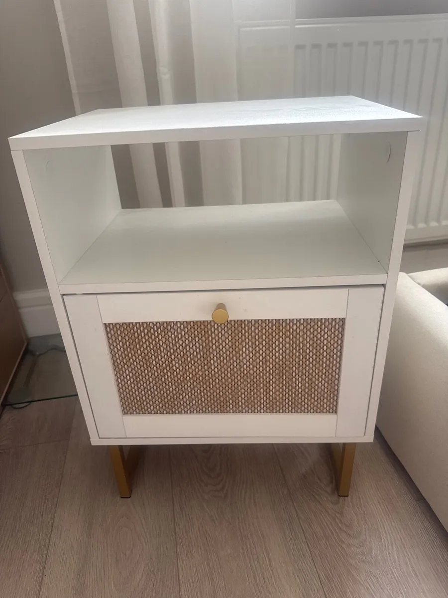 Bed side tables