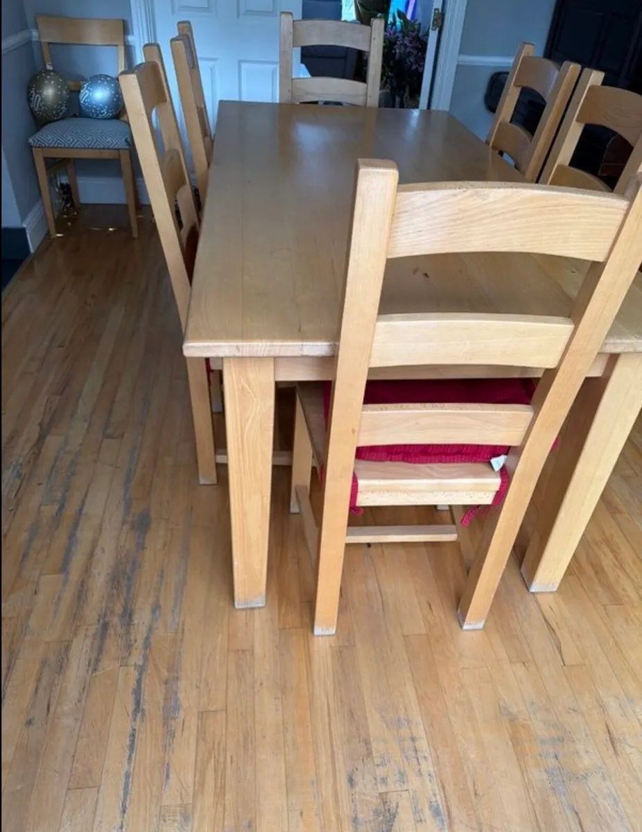 Solid wooden dining table and chairs - Image 3