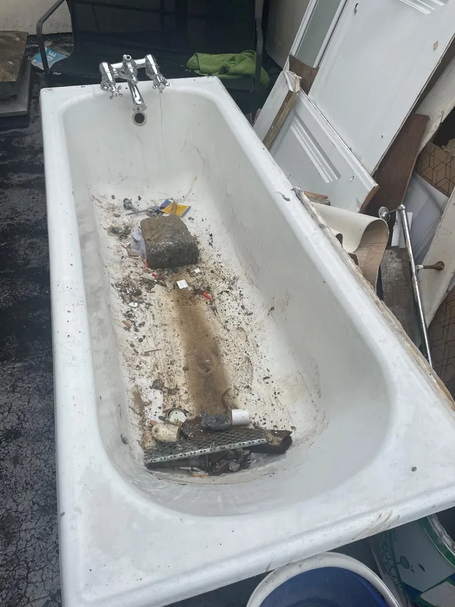 FREE TO TAKE AWAY - Cast Iron Bath - Image 3