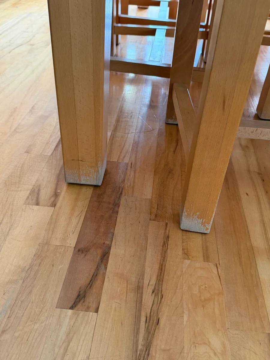 Solid wooden dining table and chairs - Image 4