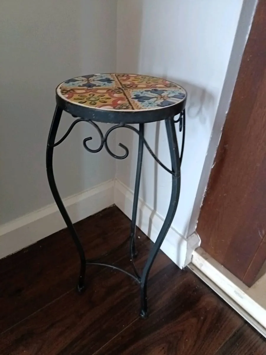 Plant stand - Image 1