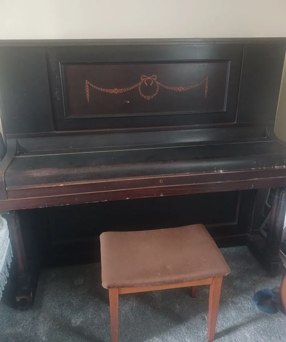 Piano - Image 1