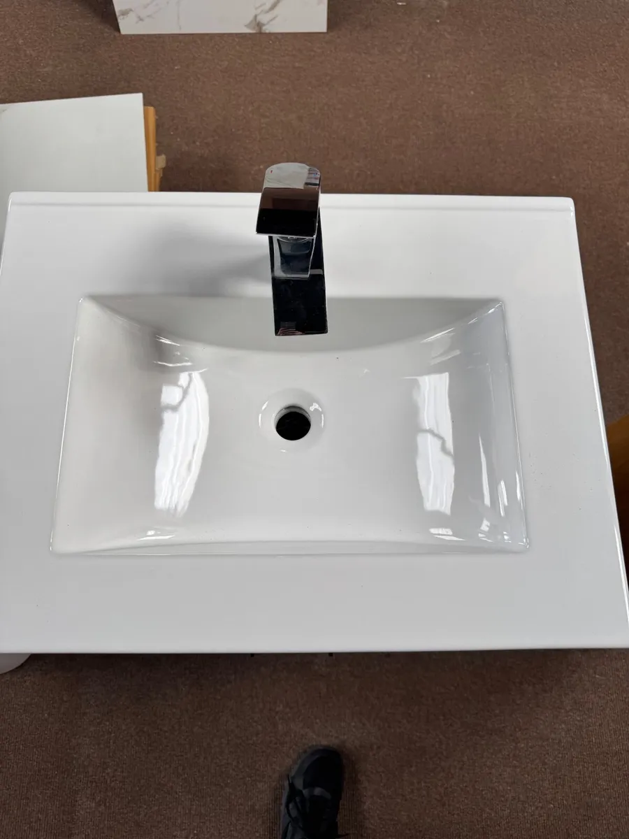 Clearance Deal Brand New Oak Vanity Unit & Sink, - Image 2