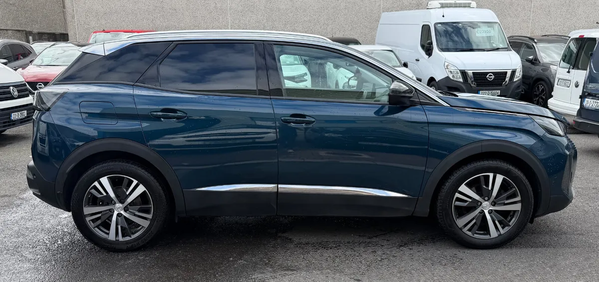 2022 Peugeot 3008 Commercial - Image 3