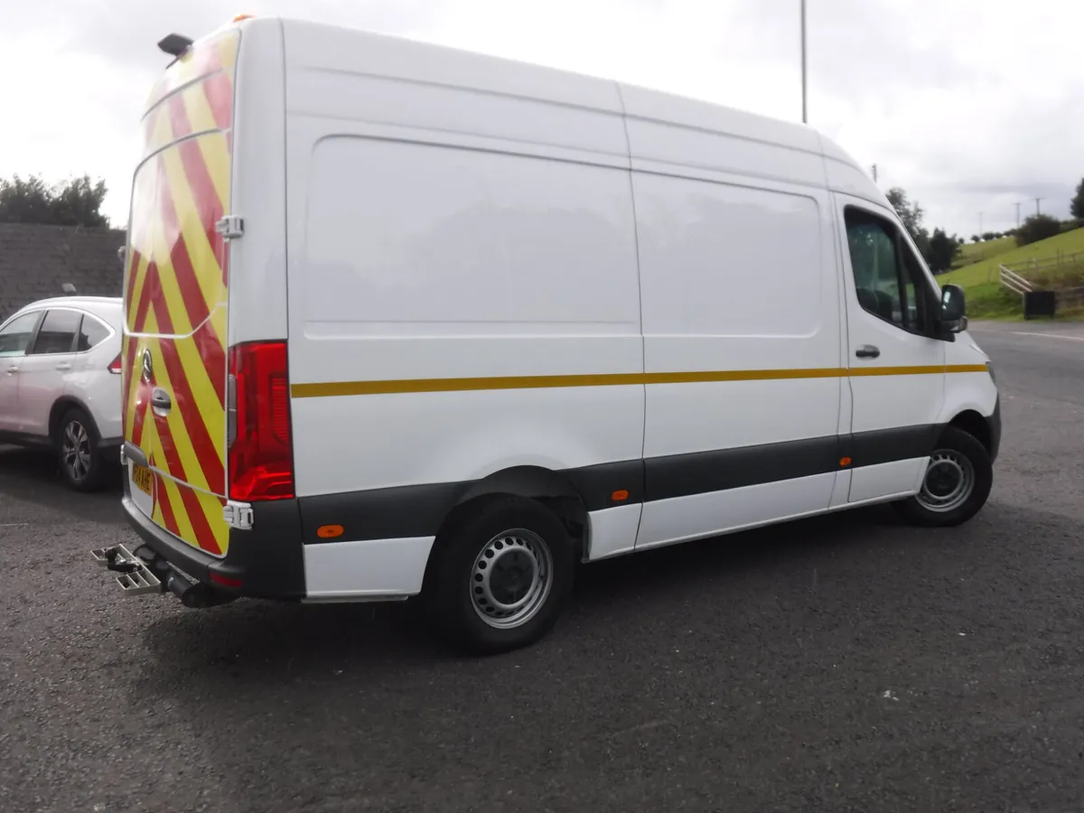 Mercedes Sprinter 2024 mwb high roof panel van. - Image 4