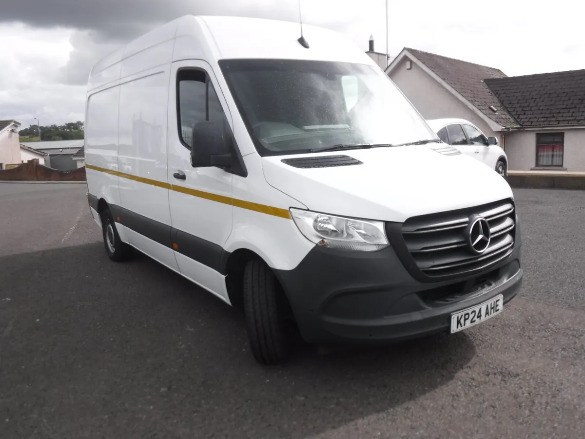Mercedes Sprinter 2024 mwb high roof panel van. - Image 2