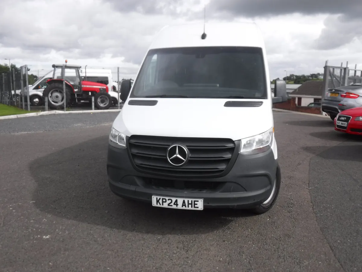 Mercedes Sprinter 2024 mwb high roof panel van. - Image 3