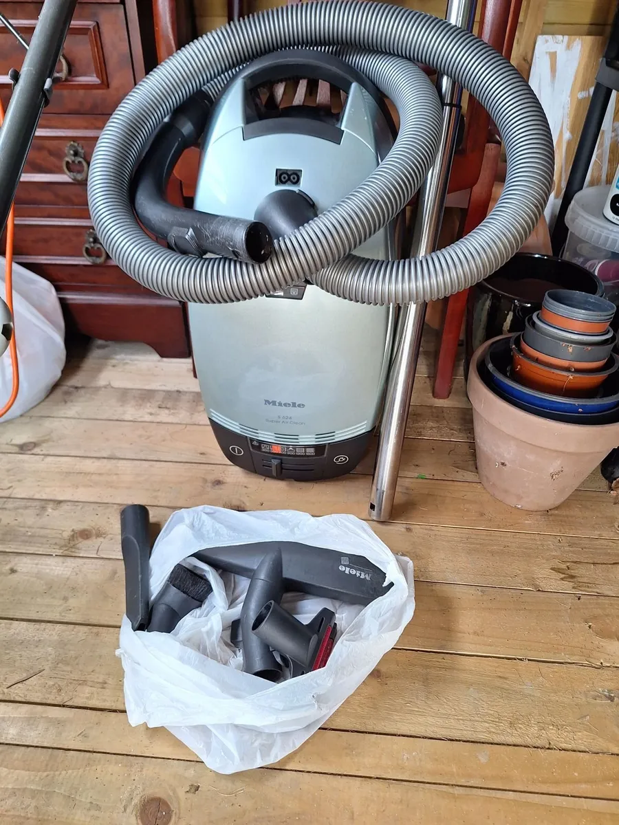 Miele S 624 clean air Vacuum - Image 1