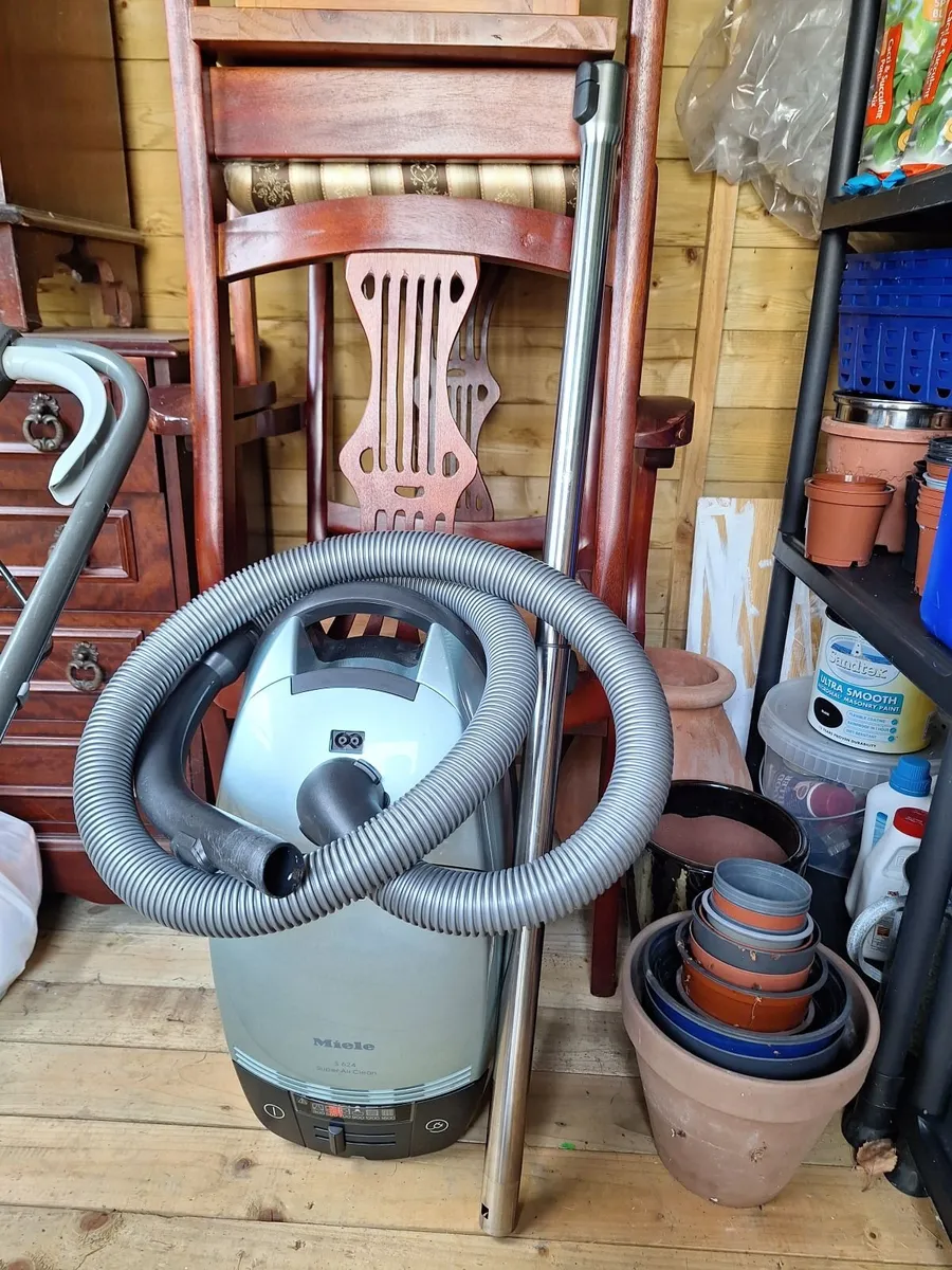 Miele S 624 clean air Vacuum - Image 2