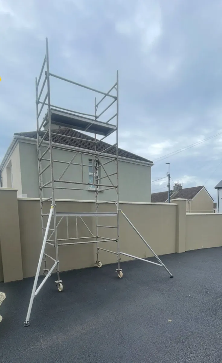 Aluminium scaffolding tower - Image 1