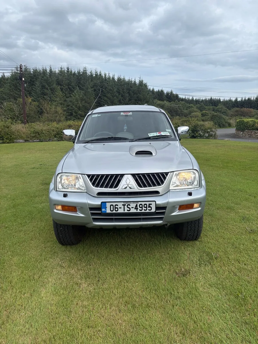 Mitsubishi L200 crew cab - Image 2