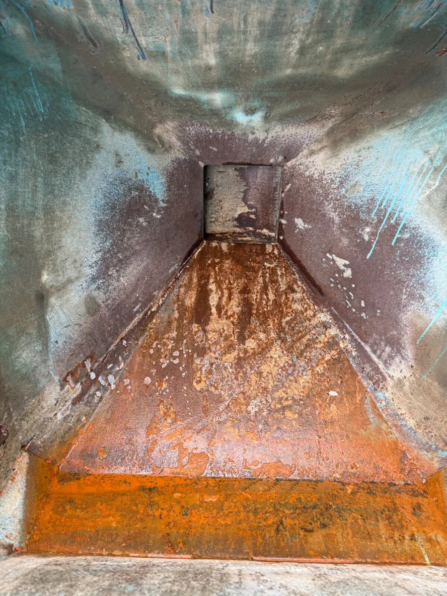 Concrete Skip (half metre) - Image 4