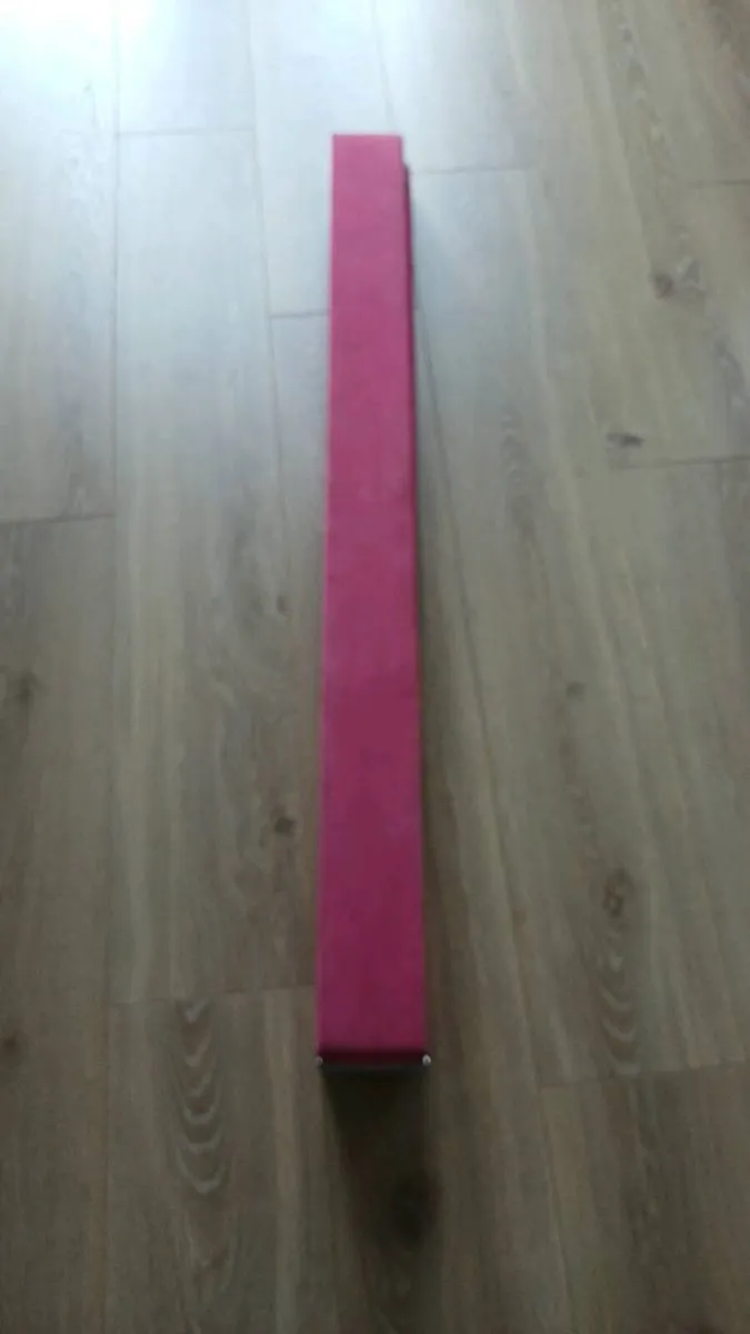 Balance beam - Image 1