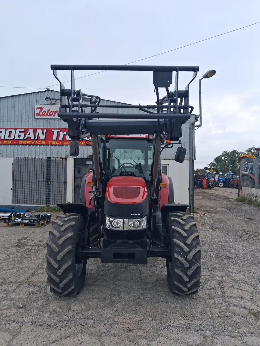 2014 Case Farmall 105a c/w loader - Image 2