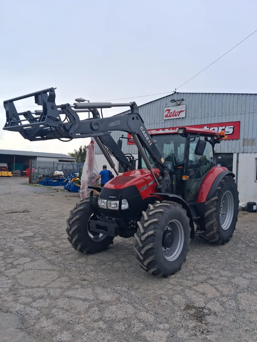 2014 Case Farmall 105a c/w loader - Image 1