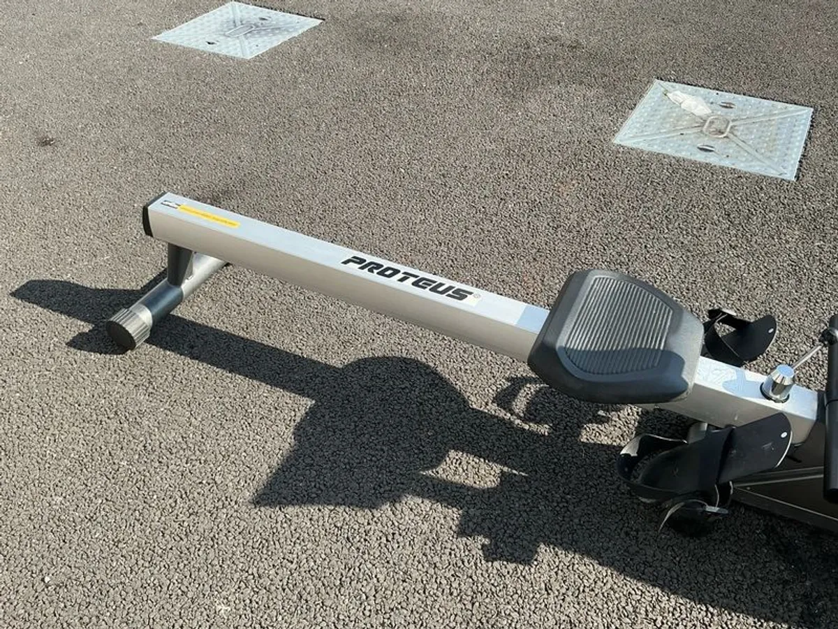 Proteus 5500 Rowing Machine - Image 3