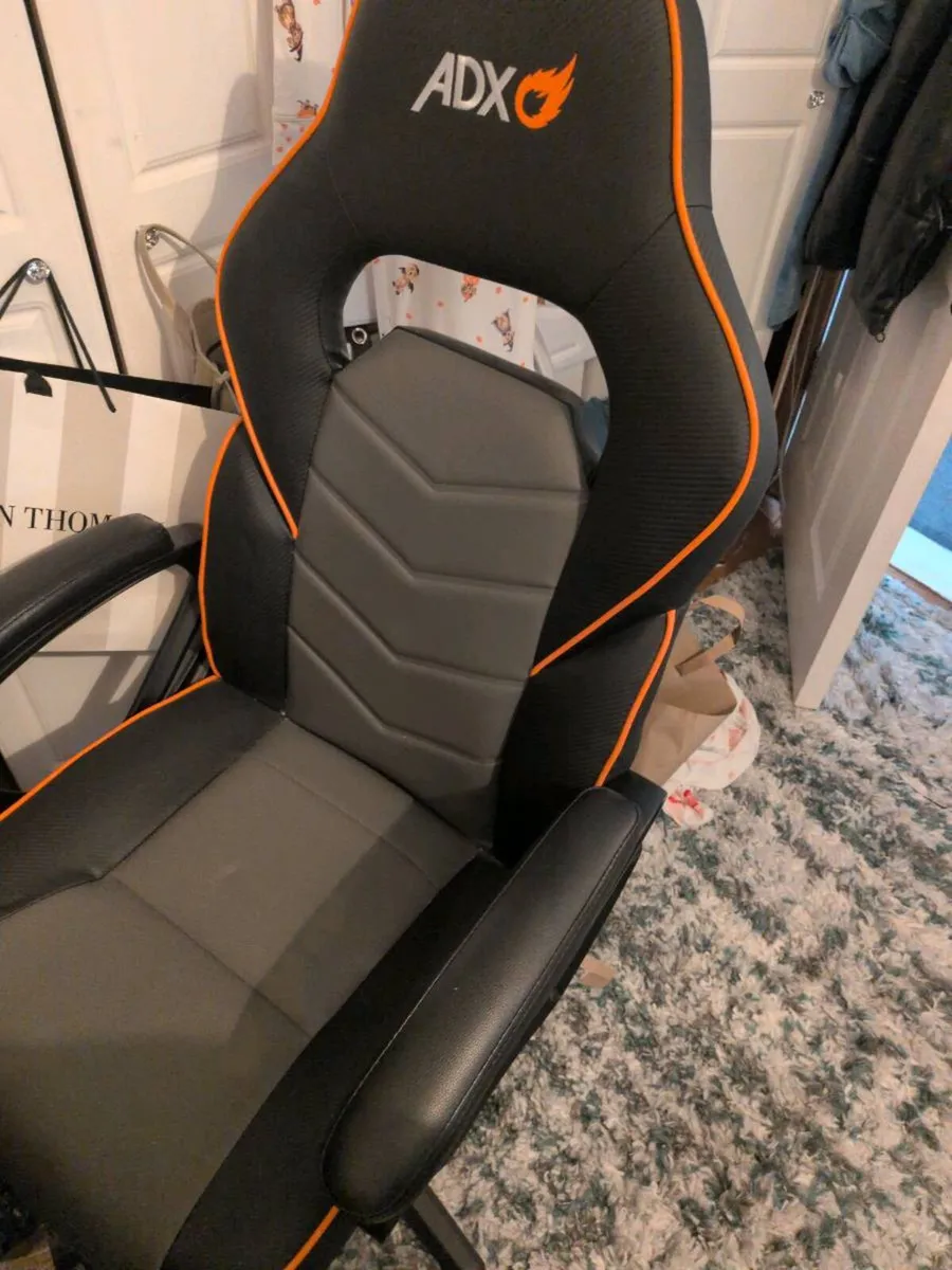 Gaming chair