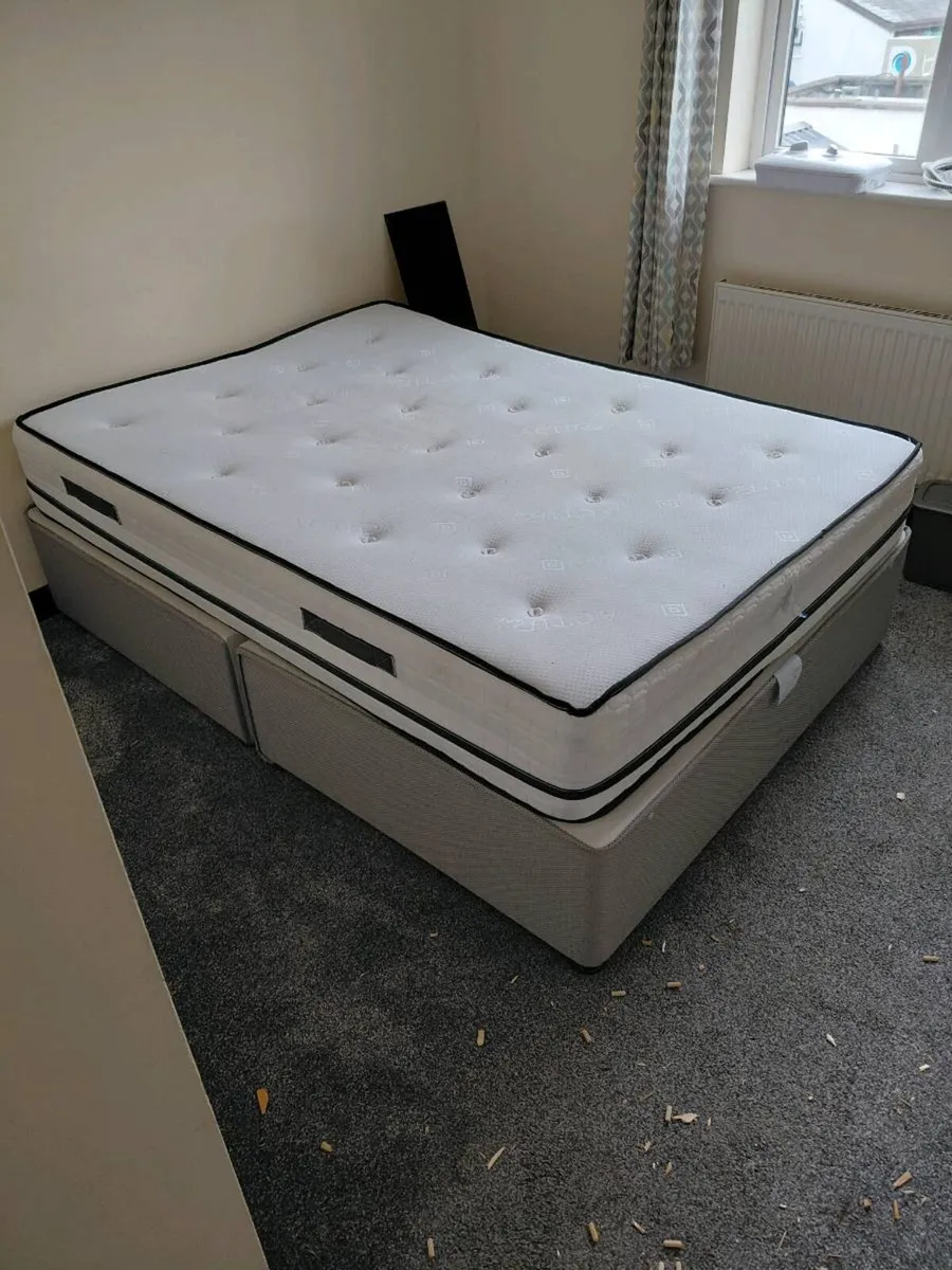 Beds - Image 4