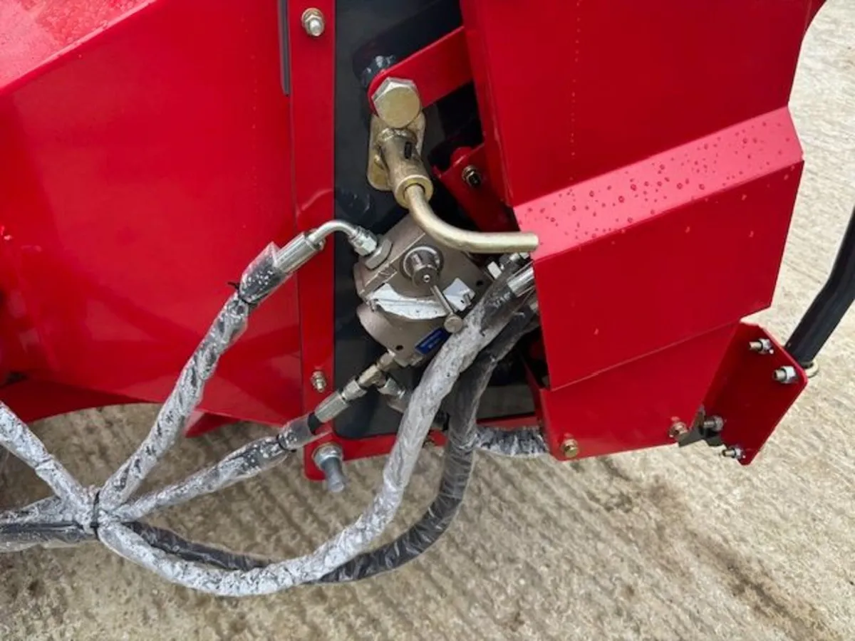 Wood Chipper PTO driven NEW - Image 4
