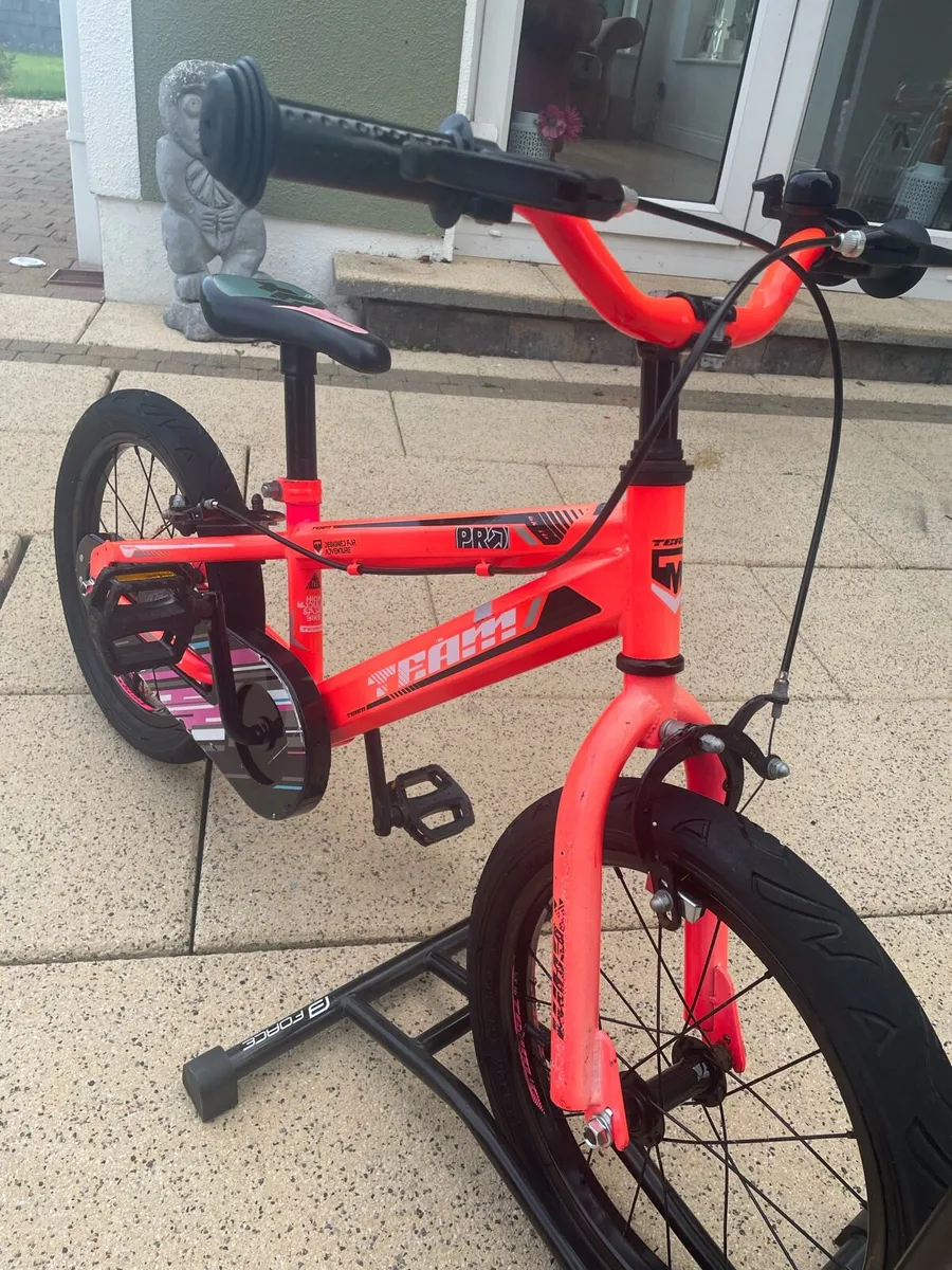 16” child’s team bike - Image 1