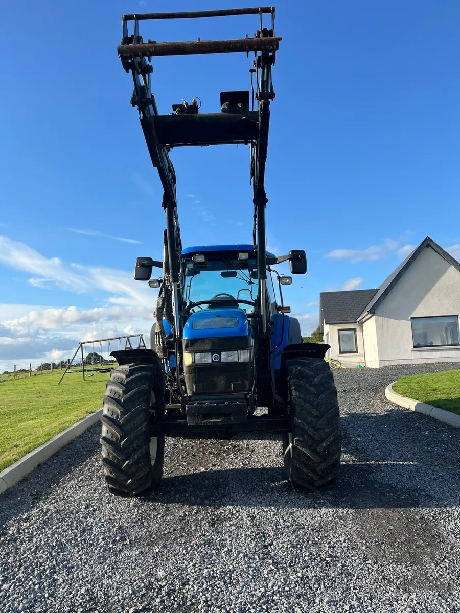 New Holland Tm130 + rossmore loader - Image 2