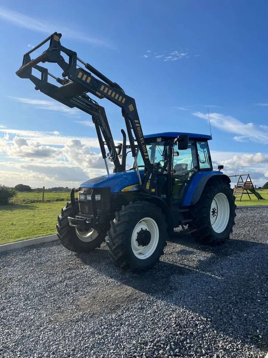 New Holland Tm130 + rossmore loader - Image 1