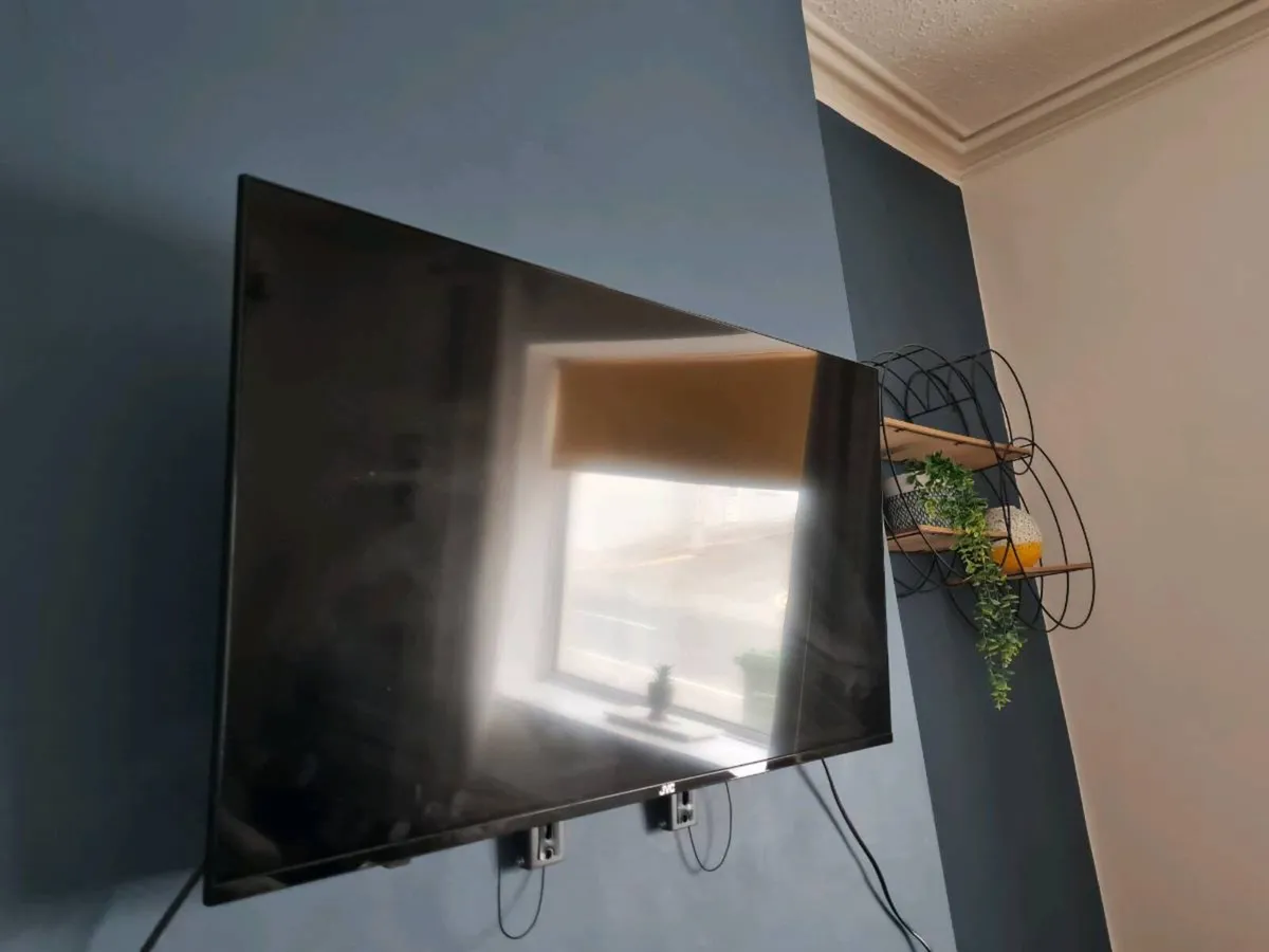 Jvc Smart tv 40inch - Image 2