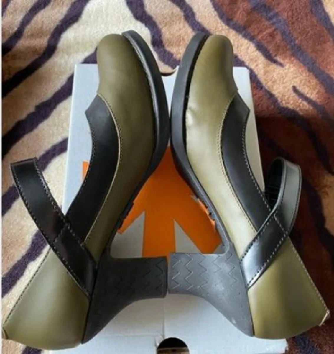 Art leather shoes 8uk /42eu new in box - Image 4