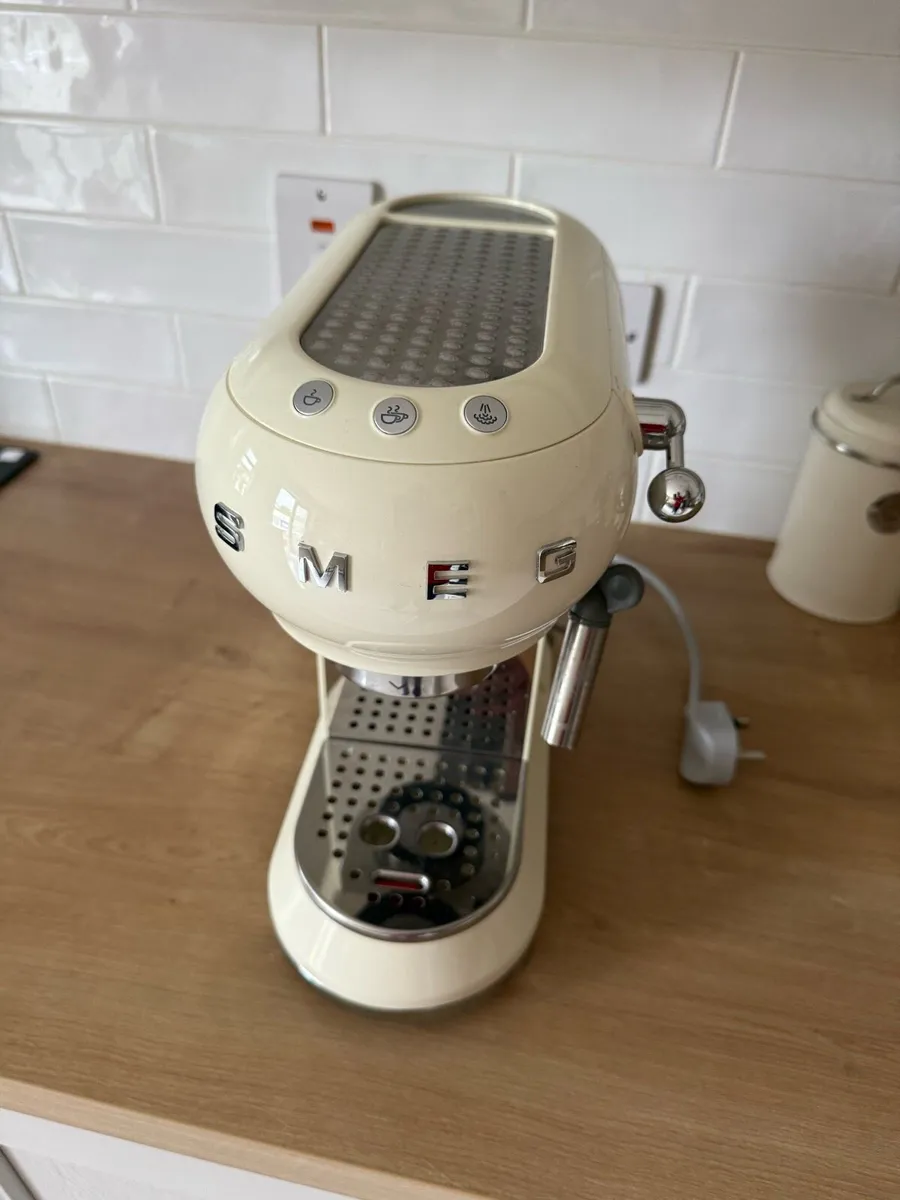 Smeg coffee machine - Image 1