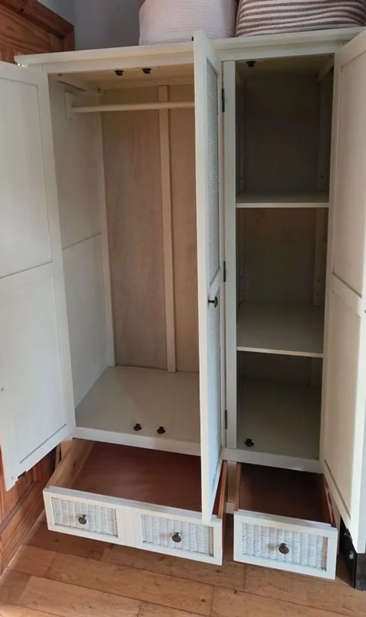 Wardrobe and chest set - Image 2