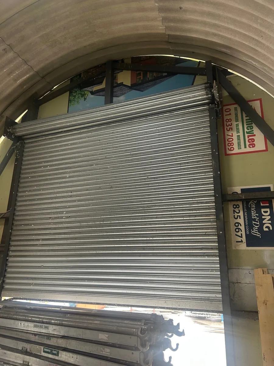 Rolling door - Image 2