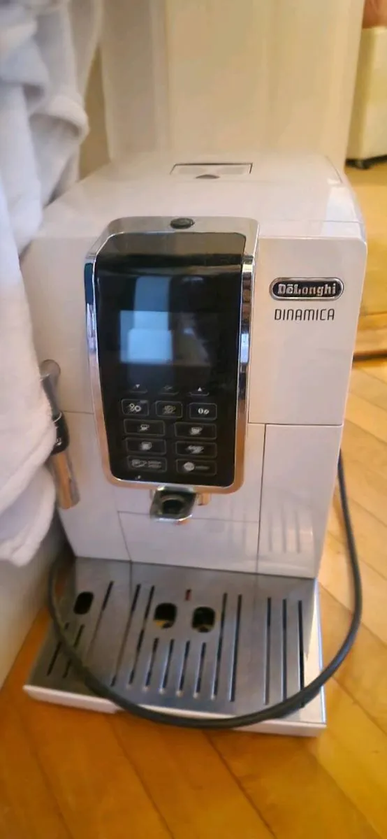 Delonghi dinamica coffee machine