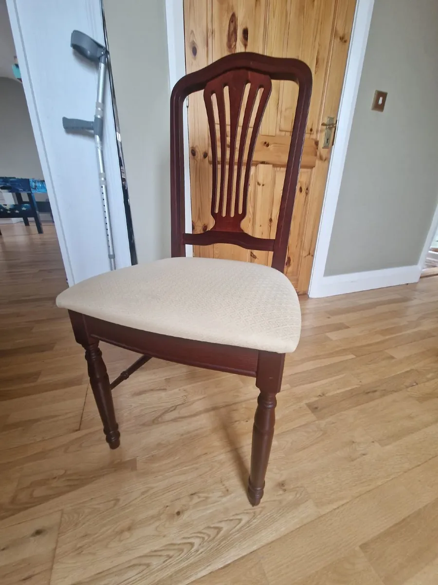 Rossmore solid Mahogany Dinning Table &  6 Chairs - Image 4