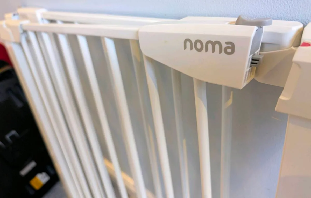 Noma Pressure Fit Safety Gate + 2 Extensions - Image 2