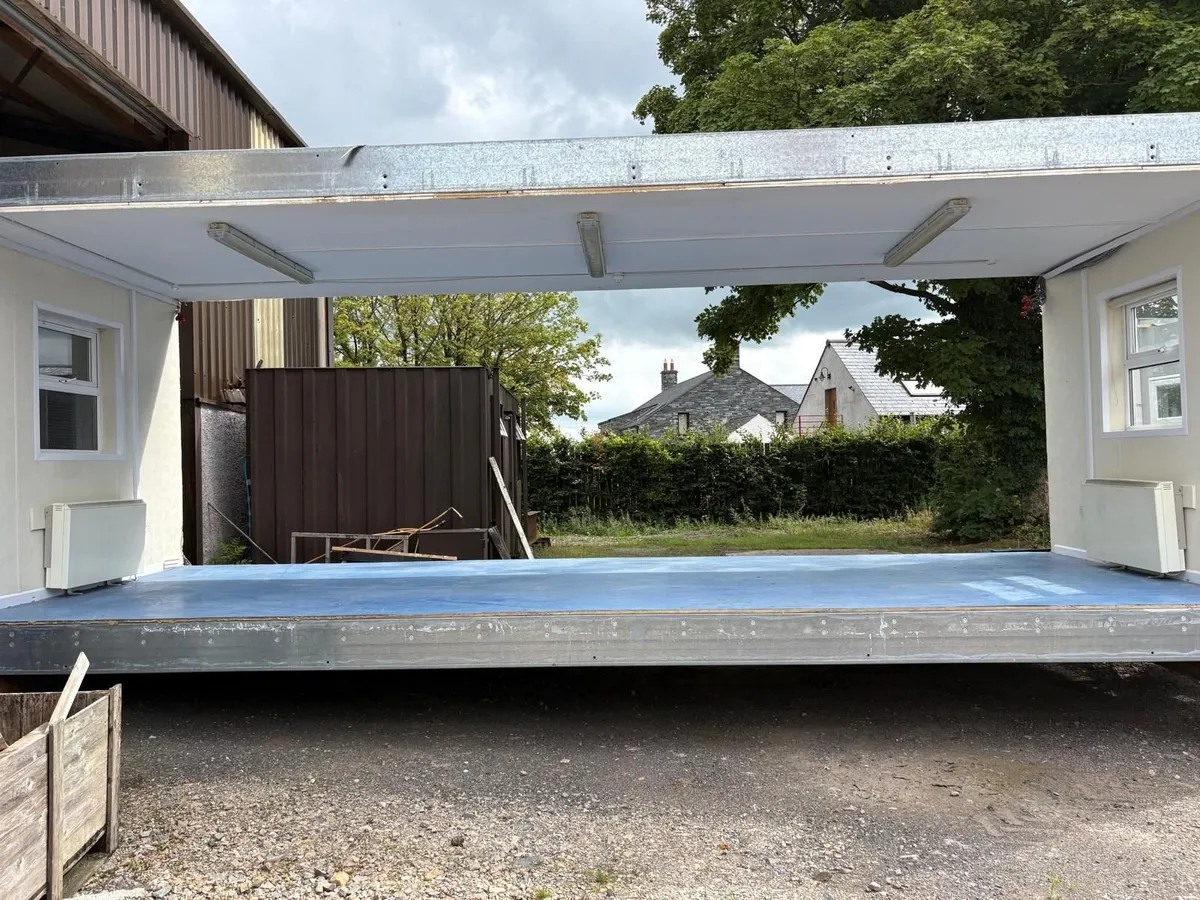 Steel frame building - Image 2