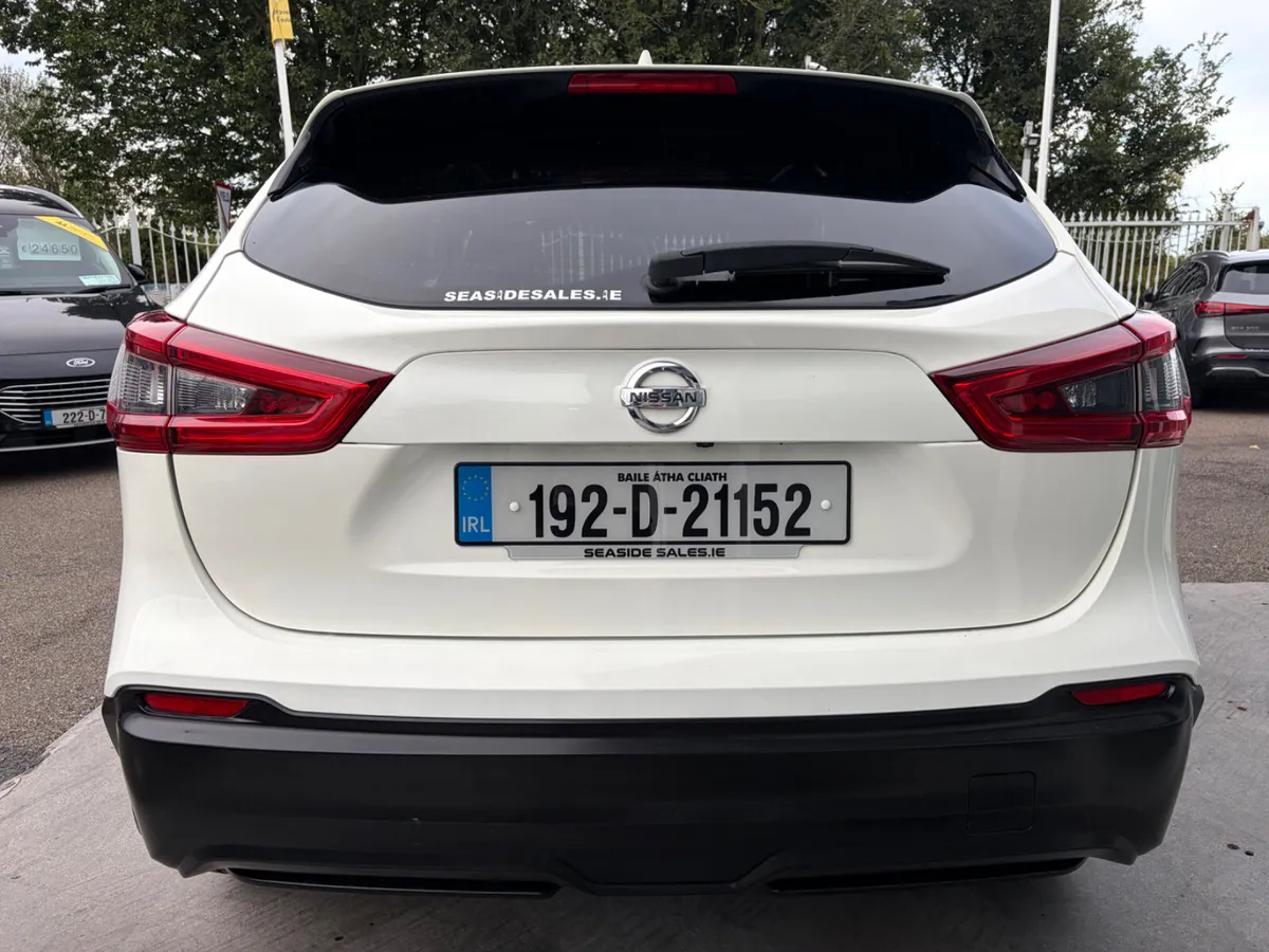 192 Nissan Qashqai SV Commercial - Image 3