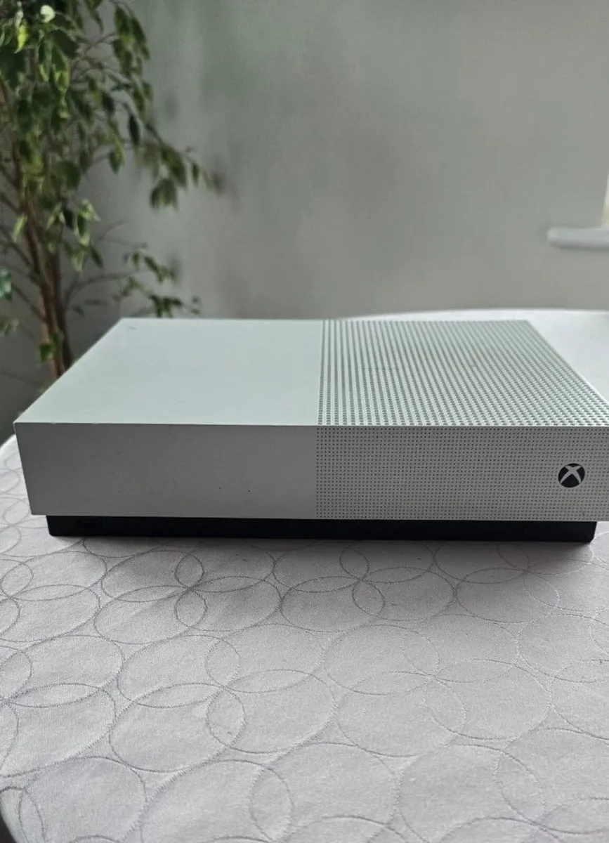 Xbox One S Digital Edition 1TB – Fully Serviced - Image 2