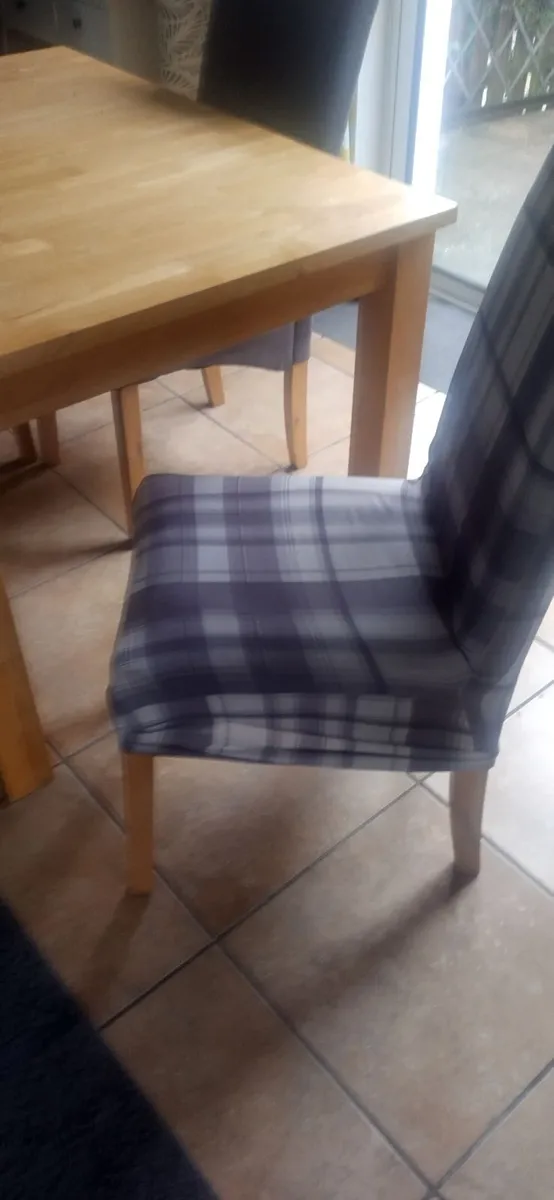 Dining table and chairs - Image 3