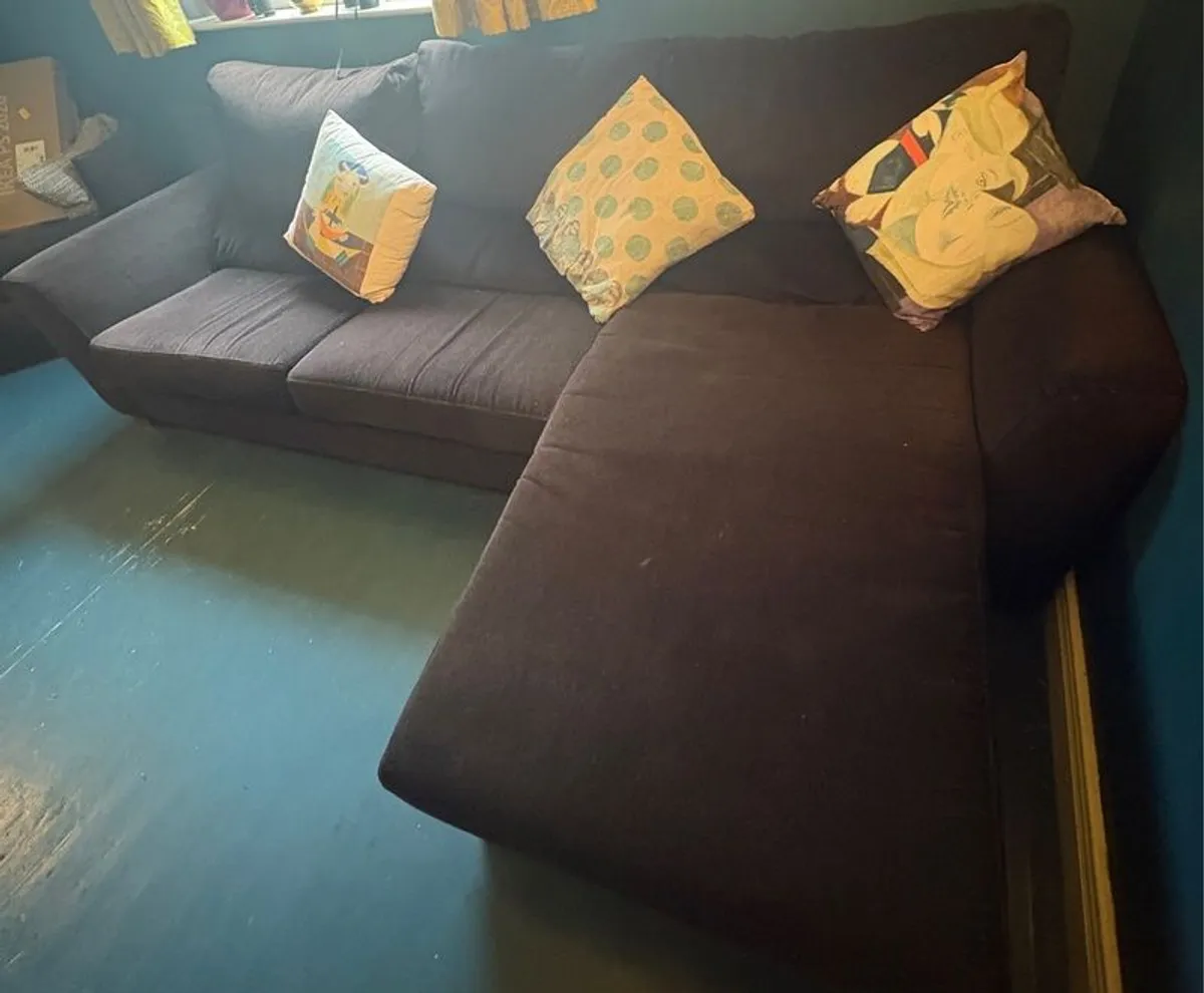 l- shaped - in good condition - smoke and pet free - Image 3