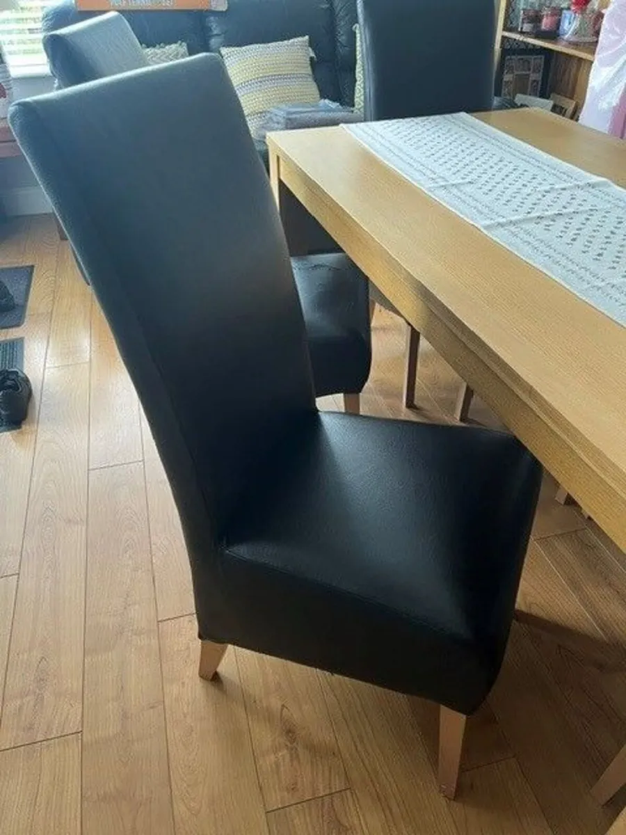Dining room table and 6 chairs - Image 2