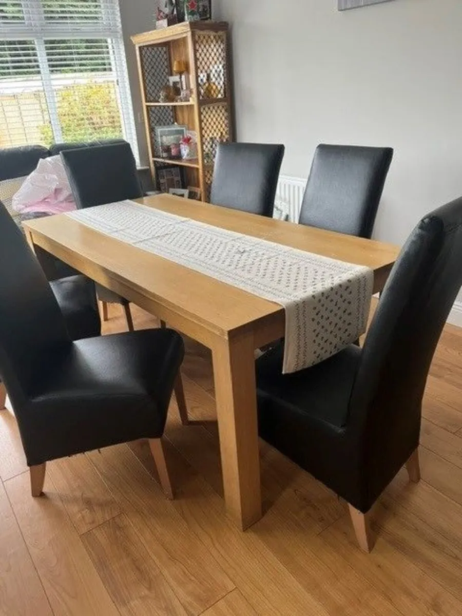 Dining room table and 6 chairs - Image 3
