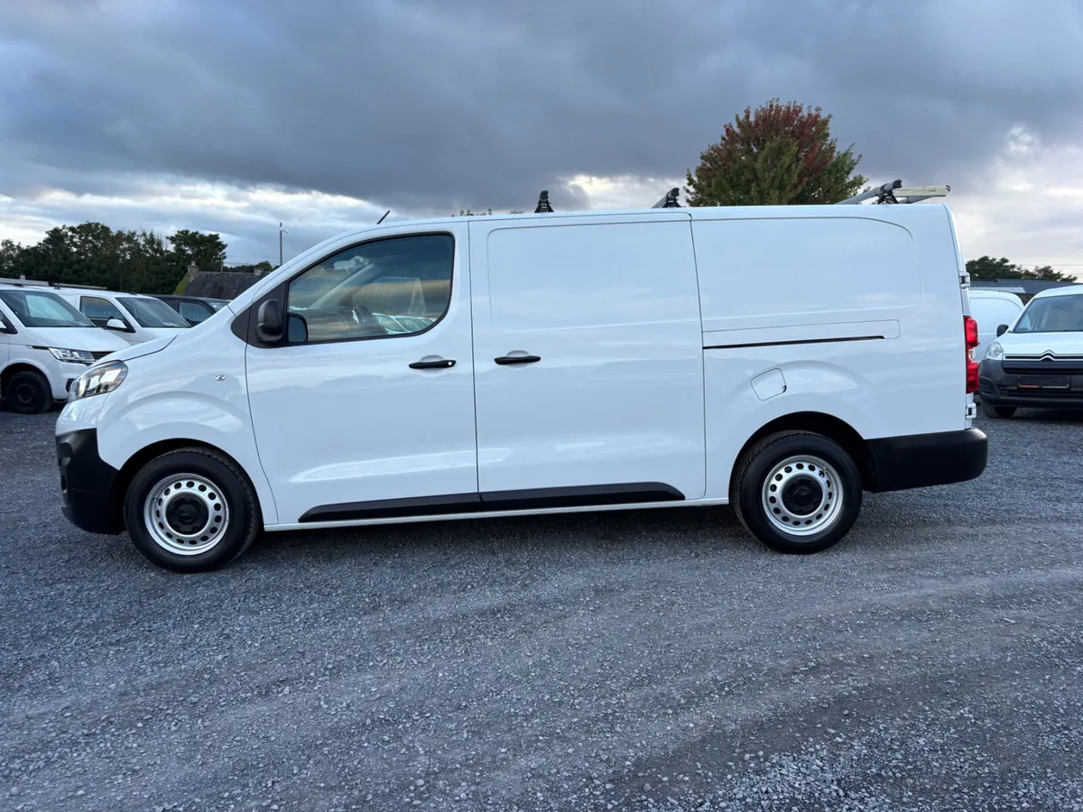 Opel Vivaro - Image 1