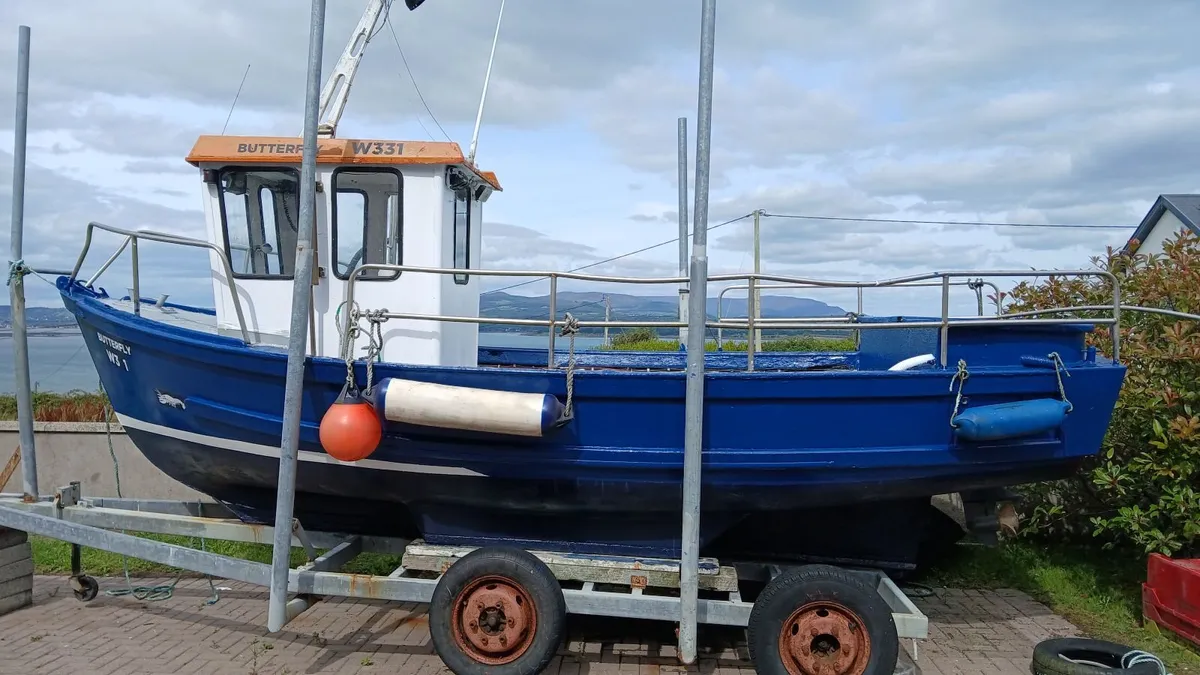 Fishing boat - Image 1